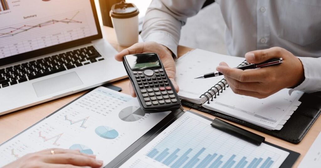 Business owner meeting with a financial planner in Sydney to discuss financial planning for business owners.